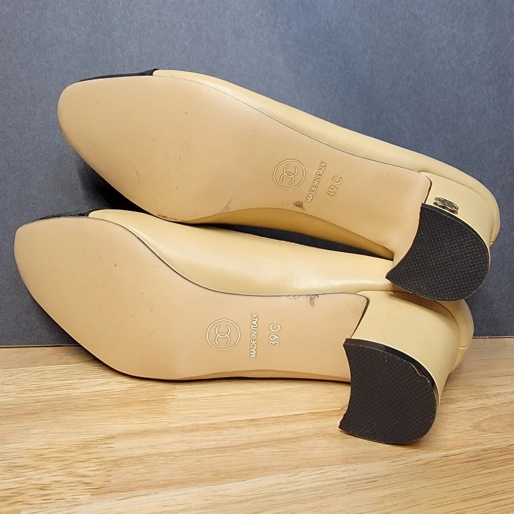 CHANEL Cap Toe Heels Beige Black Leather Block Heel Pumps Made‎ in Italy Size 39